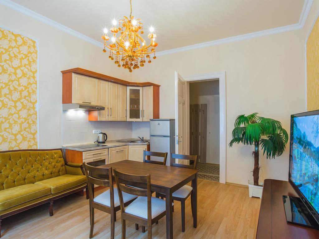 Lyra Apartments Karlovy Vary Room photo
