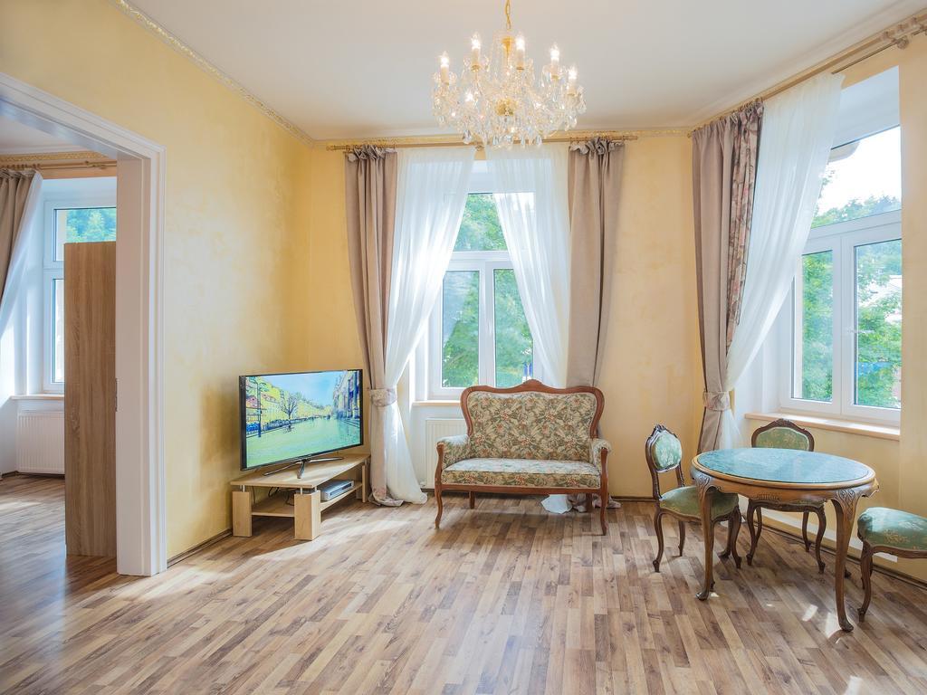Lyra Apartments Karlovy Vary Room photo