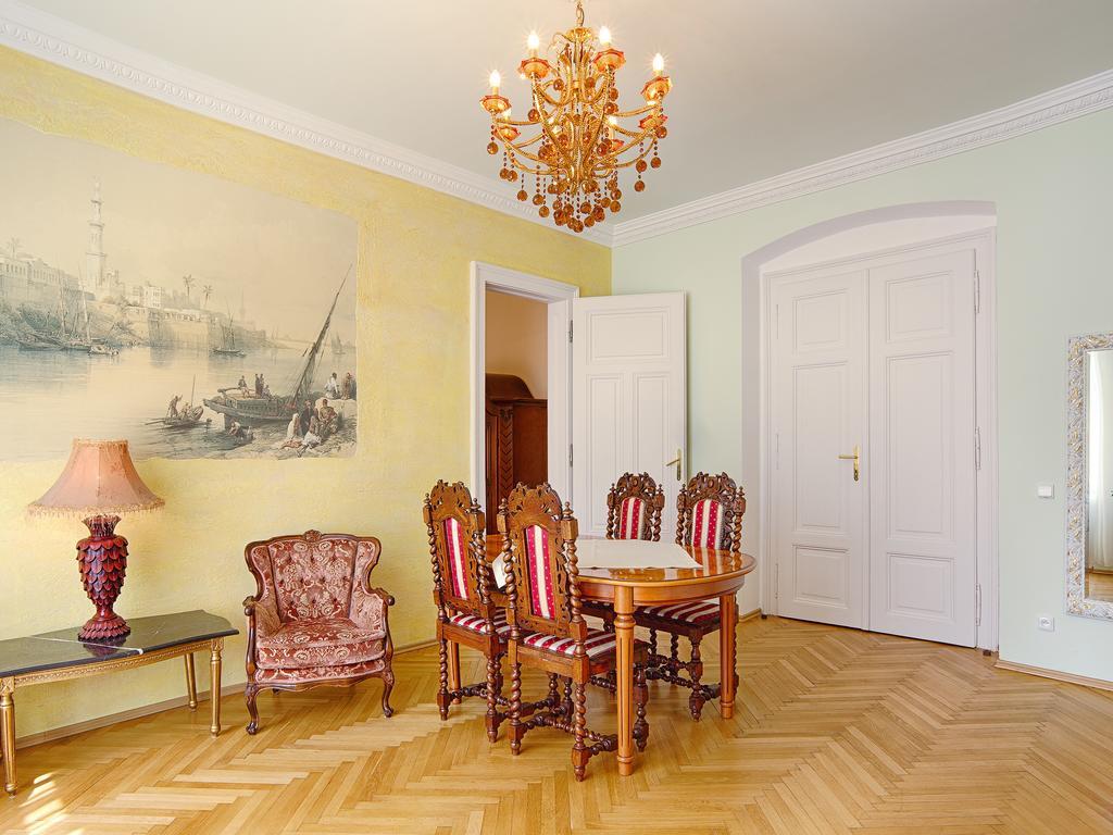 Lyra Apartments Karlovy Vary Room photo