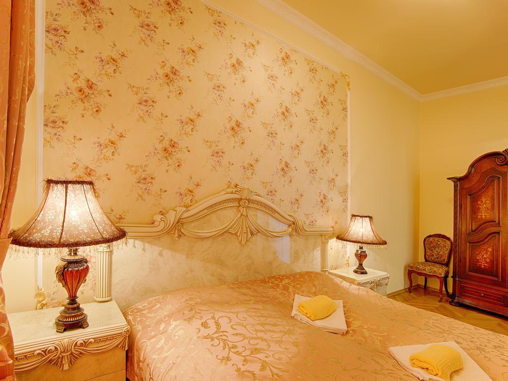 Lyra Apartments Karlovy Vary Room photo