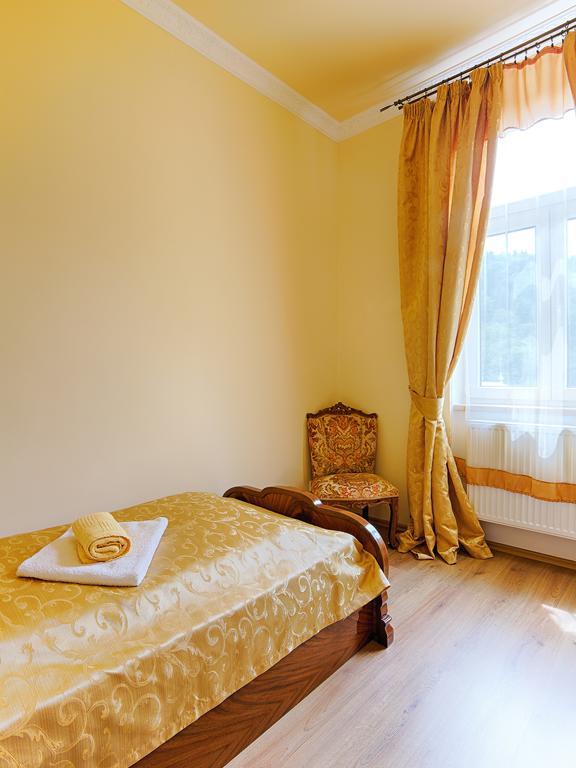 Lyra Apartments Karlovy Vary Room photo